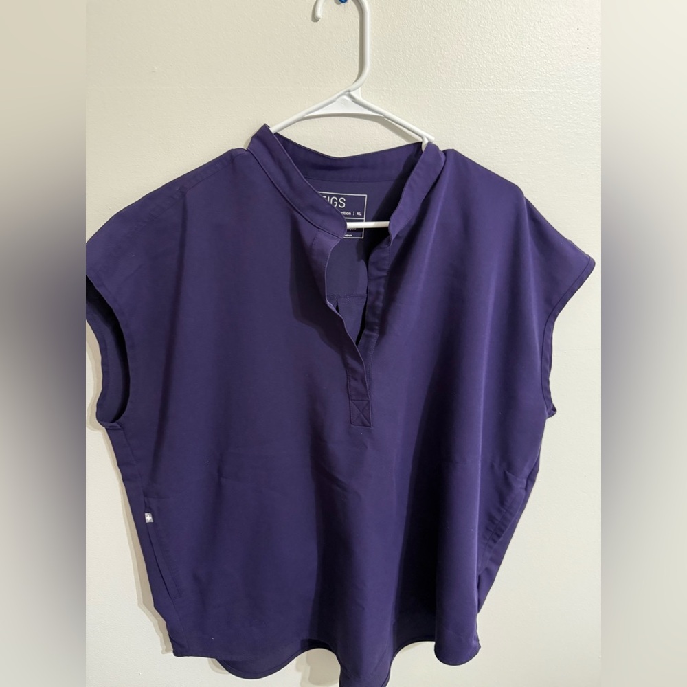 Figs Rafaela Top in Purple Jam - size XL
